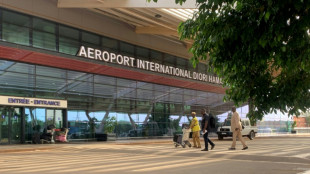Al-Qaeda-linked jihadists attack Niger airport, 11 soldiers killed