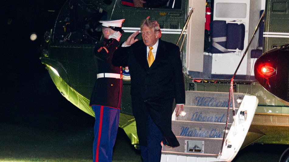 Trump, 'inizieremo a produrre armi pi&ugrave; velocemente'