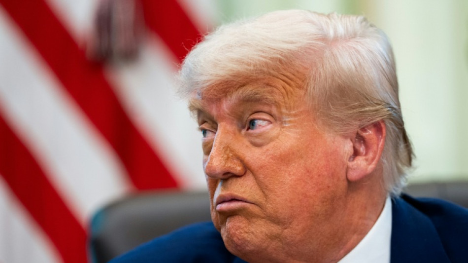 Os Macron "estão bem", diz Trump sobre vídeo viral do casal presidencial francês