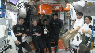 Astronautas de Índia, Polônia, Hungria e EUA retornam à Terra