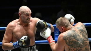Fury stops Wach in Thailand to close in on Joshua fight