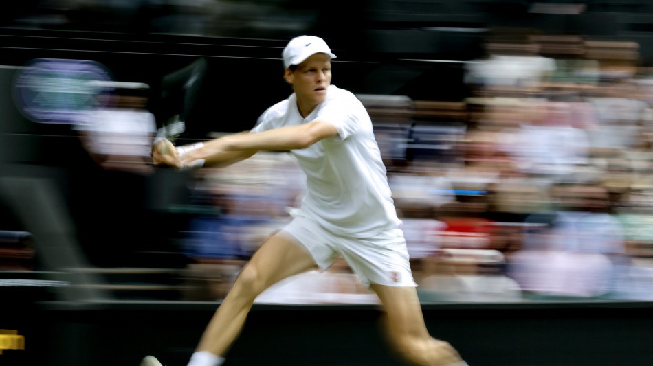 Wimbledon: Sinner travolge Vukic e va al terzo turno