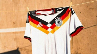 Hommage an 1990: DFB präsentiert WM-Trikot