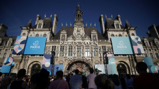 V&iacute;timas de viol&ecirc;ncia t&ecirc;m espa&ccedil;o para ajuda na 'fan zone' ol&iacute;mpica em Paris