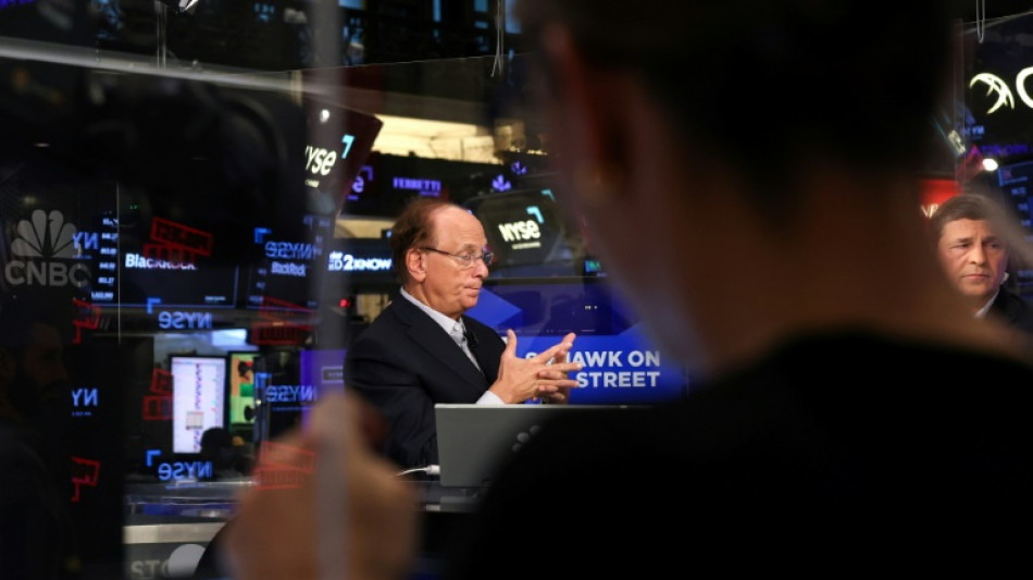 Wall Street ouvre en hausse lundi après l'exemption sur les produits high-tech