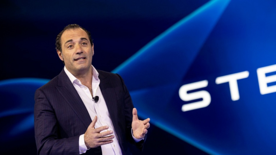 Le patron de Stellantis veut rassurer les salariés en France