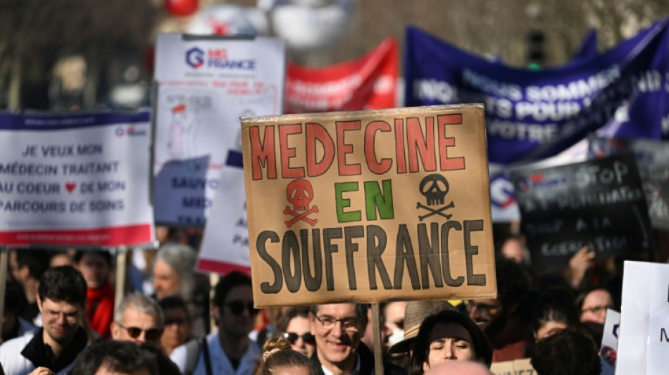 La santé libérale descend dans la rue contre les économies imposées