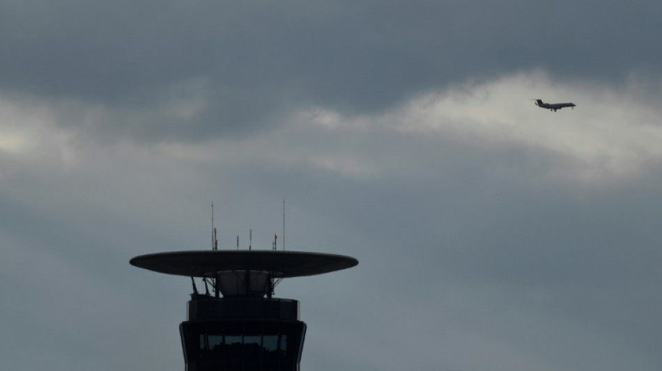 Controladores a&eacute;reos convocam greve para quinta-feira na Fran&ccedil;a