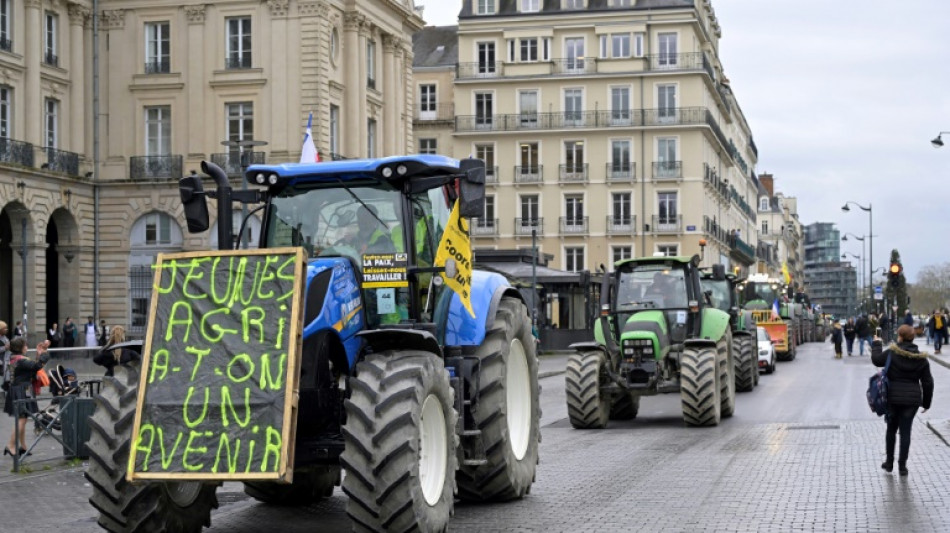 Governo da Fran&ccedil;a &eacute; pressionado a responder &agrave; insatisfa&ccedil;&atilde;o dos agricultores