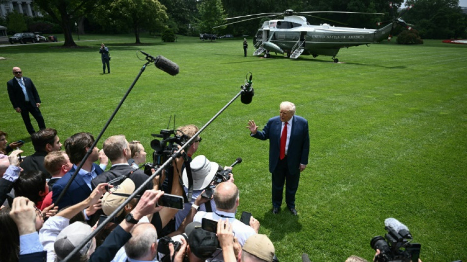 Trump culpa 'insurrecionistas' e 'agitadores profissionais' por distúrbios em Los Angeles