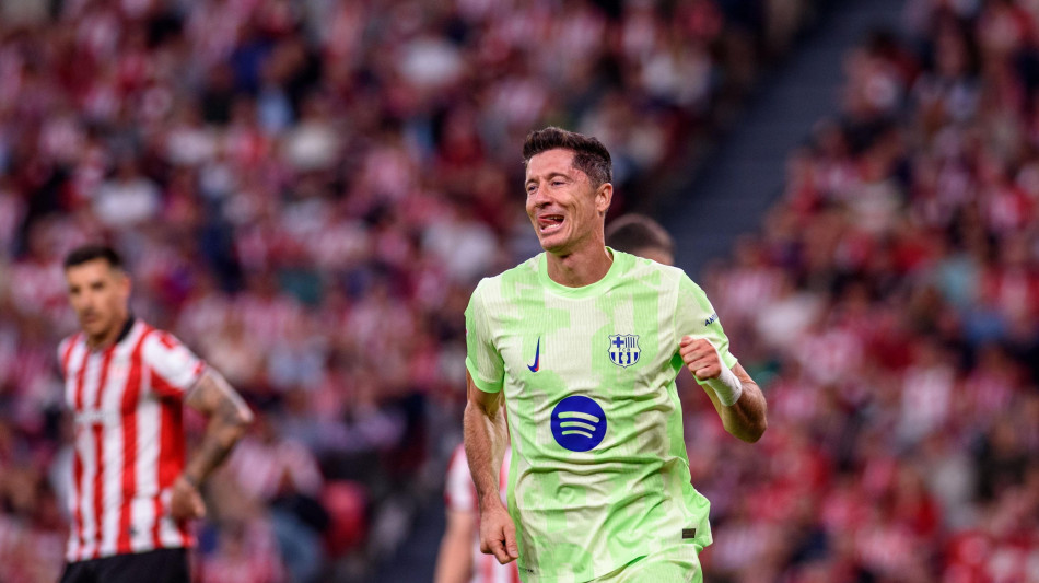 Vince il Barcellona campione, Lewandowski goleador centenario