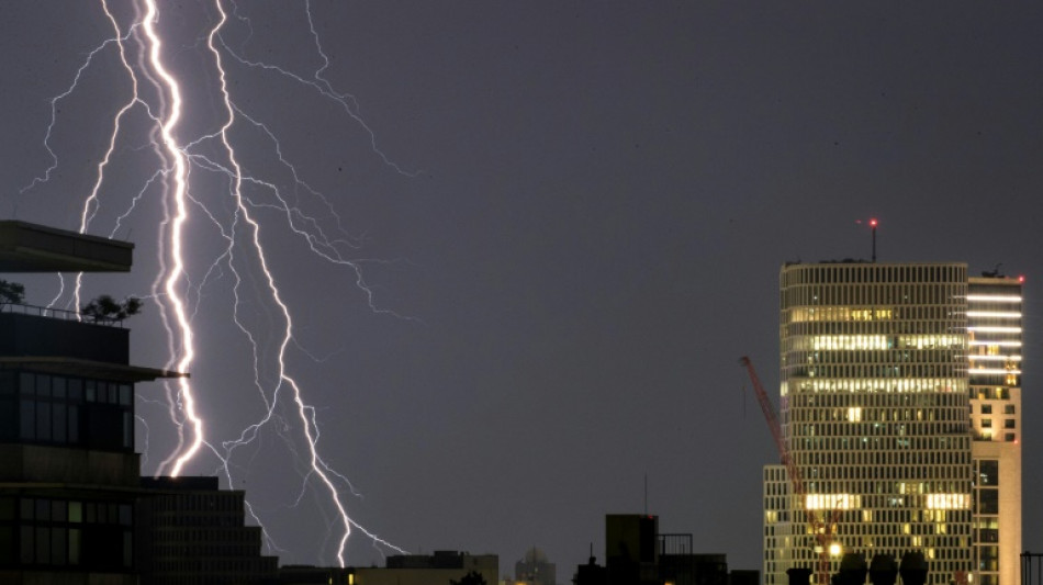 Zehlreiche Br&auml;nde durch Unwetter in Deutschland