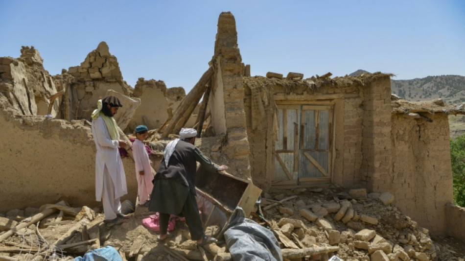 Socorristas intentan llegar a la zona de Afganist&aacute;n donde un sismo dej&oacute; al menos mil muertos