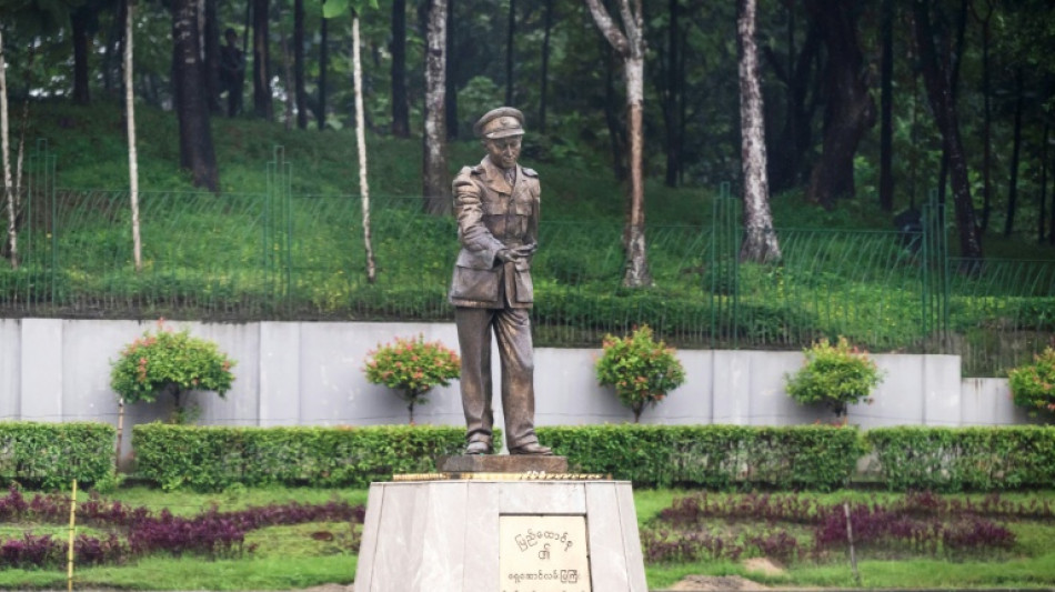 Birmanie: les statues du h&eacute;ros de l'ind&eacute;pendance Aung San se volatilisent discr&egrave;tement