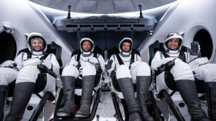 Miss&atilde;o da SpaceX decola para primeira caminhada espacial comercial