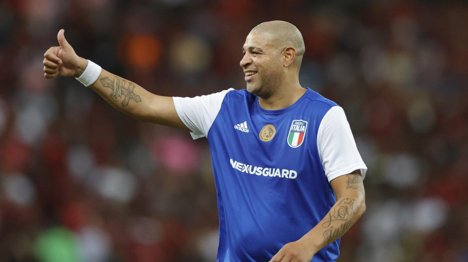Brasile, truffa con l'Ia alla mamma dell'ex calciatore Adriano