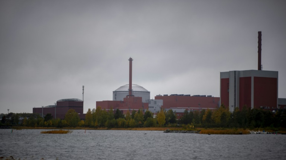 Neuer Atomreaktor in Finnland mit zw&ouml;lf Jahren Versp&auml;tung ans Netz gegangen