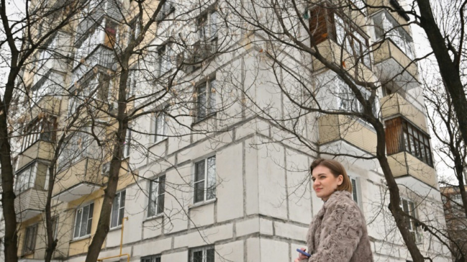 Russians adapt to 'nerve-wracking' life under sanctions 