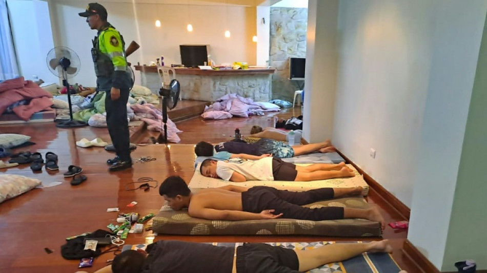 Rescatan en Per&uacute; a 44 asi&aacute;ticos forzados por banda Drag&oacute;n Rojo a extorsionar