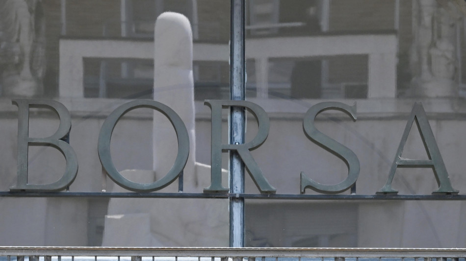 Borsa: Milano chiude in rialzo, +0,23%