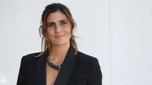 Amoruso, 'racconto le donne e i tabù della maternità'