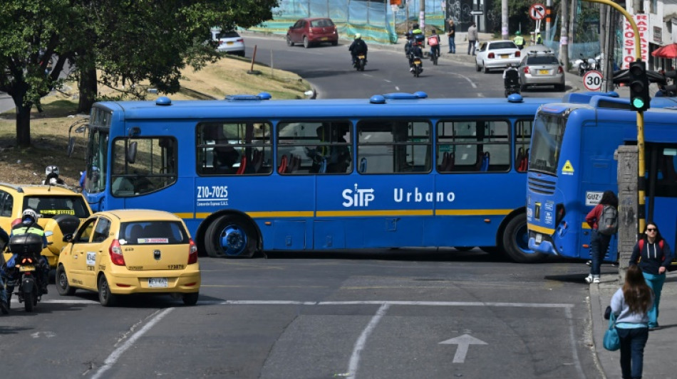 Caos no tr&acirc;nsito de Bogot&aacute; devido a protestos contra aumento do diesel