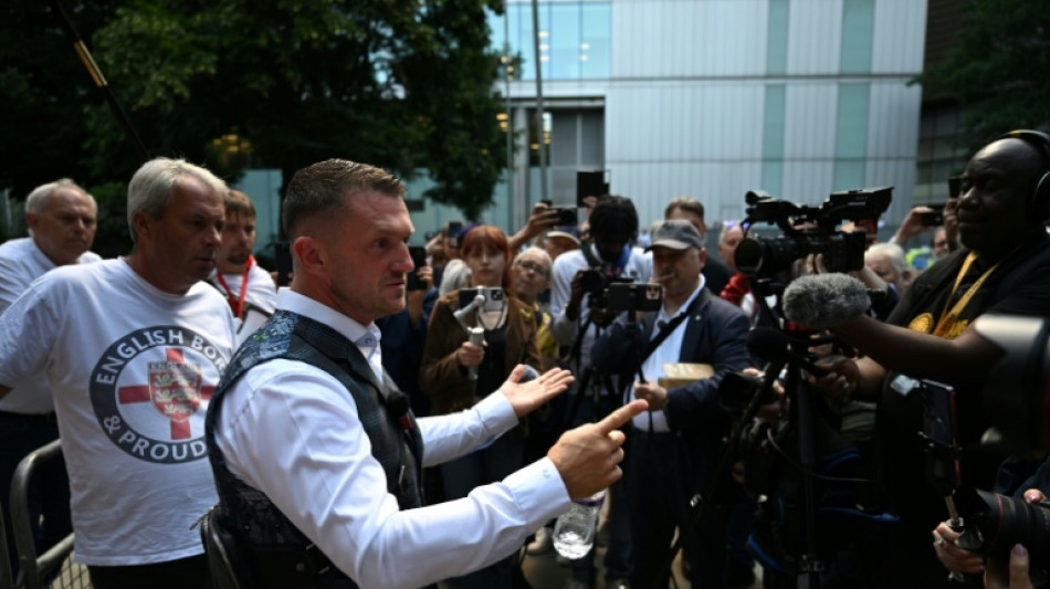 Des dizaines de milliers de personnes à Londres à l'appel du militant d'extrême droite Tommy Robinson