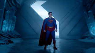 Ecco il Superman 'immigrato', alieno e super buono