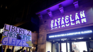 Une journ&eacute;e de mobilisation pour Christophe Gleizes se termine en musique au Bataclan