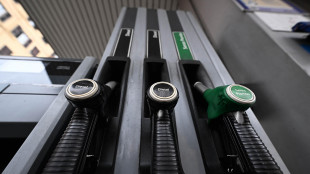 Mimit, benzina a 1,930 euro al litro, gasolio scende a 2,009 euro