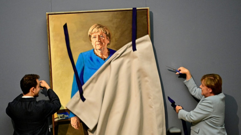 Merkel-Bildnis f&uuml;r Portr&auml;t-Galerie im Kanzleramt pr&auml;sentiert