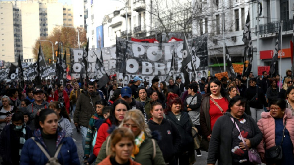 Trabalhadores v&atilde;o parar exporta&ccedil;&otilde;es de gr&atilde;os na Argentina contra reformas de Milei