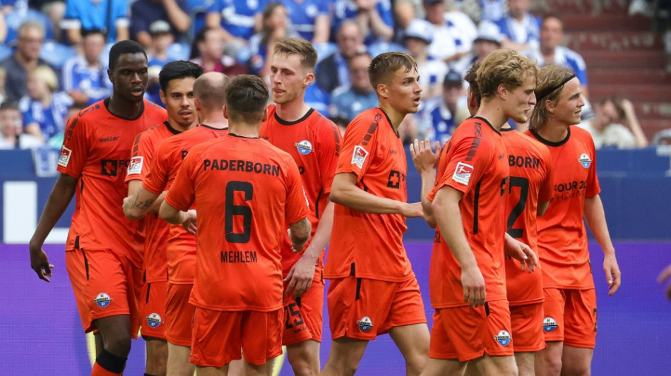 Paderborn schlägt Schalke und springt auf Rang drei