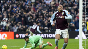 Calcio: Malen ha firmato con la Roma, indosser&agrave; il numero 14