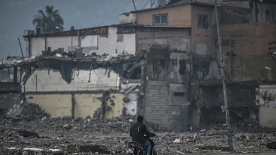 Turquie: la d&eacute;prime dans les conteneurs pour les rescap&eacute;s du s&eacute;isme