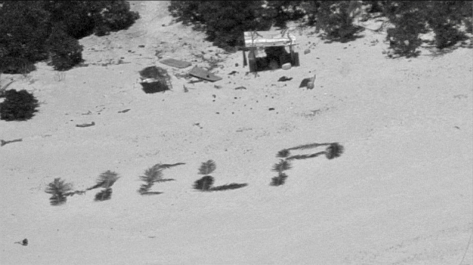 Scrivono 'Help' sulla spiaggia, salvi 3 naufraghi in Micronesia