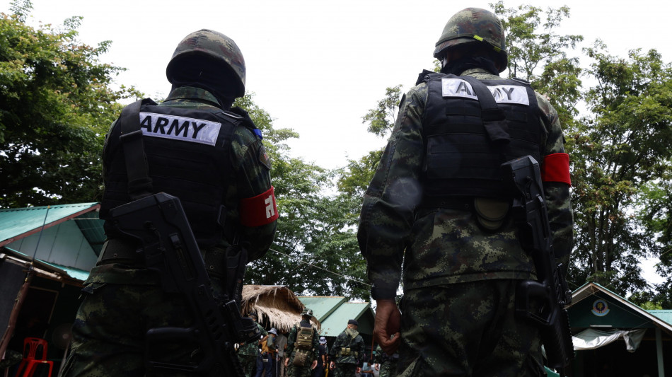 Thailandia, attacchi aerei contro esercito cambogiano