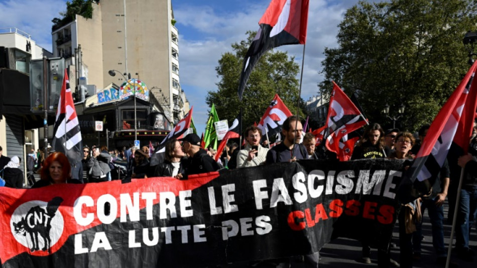 Paris registra incidentes em protesto contra 'viol&ecirc;ncia policial'