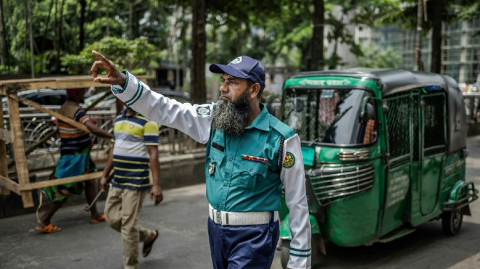 Bangladesh: la police met fin &agrave; pr&egrave;s d'une semaine de gr&egrave;ve dans la capitale