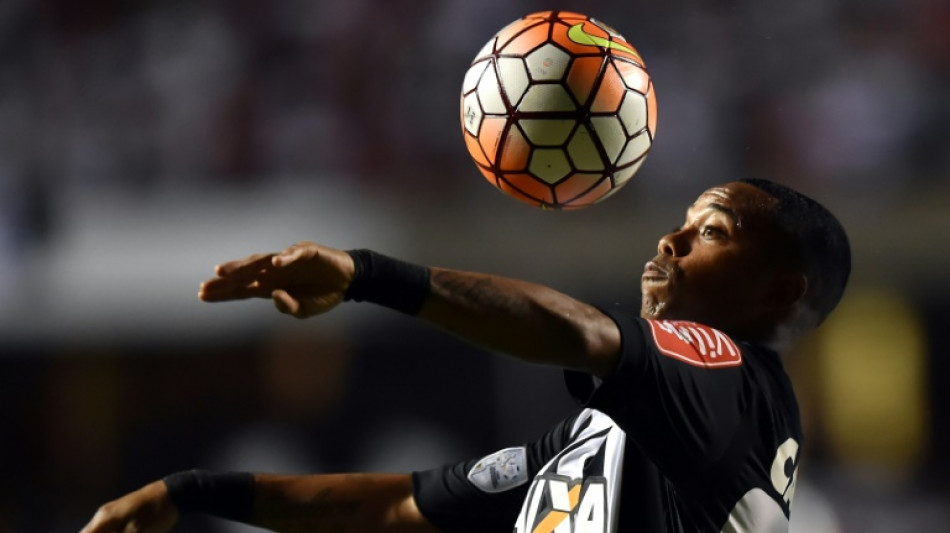 Robinho aguarda que un tribunal defina si paga en Brasil su pena por violaci&oacute;n