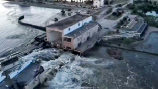 Ukraine : des centaines d'&eacute;vacu&eacute;s apr&egrave;s la destruction partielle d'un barrage