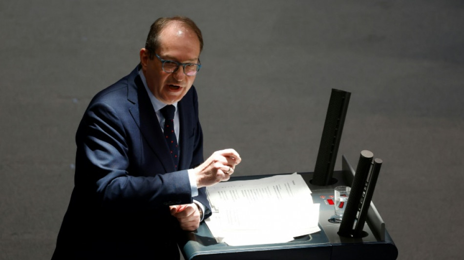 Vier weitere Minister präsentieren Regierungsprogramm