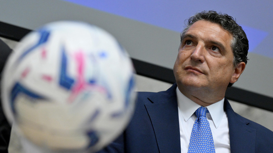 Calcio: De Siervo, 'in Italia gli stadi sono troppi vecchi'