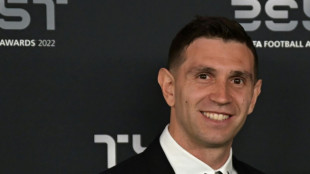 Argentiniens Torhüter versteigert Weltmeister-Handschuhe zugunsten von Krebsklinik