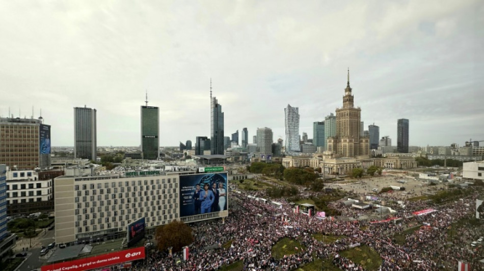 Un mill&oacute;n de personas marchan contra el gobierno en la capital de Polonia