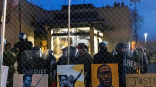 Un jurado de EEUU declara culpable a un polic&iacute;a blanco por la muerte de un joven negro