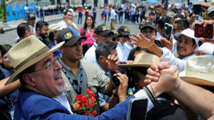 Ar&eacute;valo critica elite 'pol&iacute;tico criminosa' e evoca c&oacute;digo trabalhista de 1947 na Guatemala