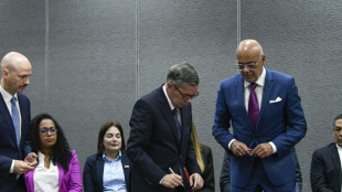 Liberan a exdiputado preso y otros opositores en Venezuela tras di&aacute;logo