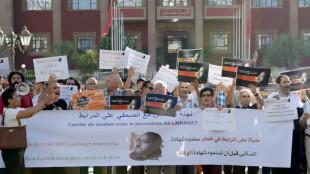 Le journaliste franco-marocain Ali Lmrabet interpell&eacute; &agrave; son arriv&eacute;e au Maroc, selon son &eacute;pouse