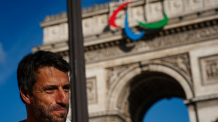 Cerim&ocirc;nia espetacular para 'dar destaque a todos os corpos' na Champs-&Eacute;lys&eacute;es